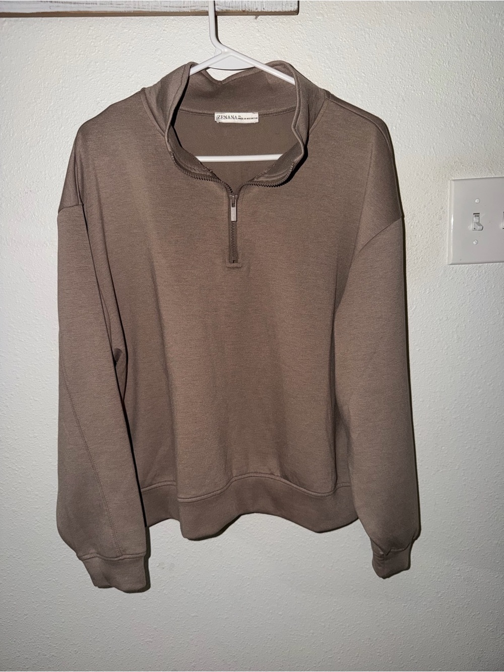 Zenana Outfitters Women's Scuba Fabric Half-Zip Pullover Hoodie in Cocoa NWOT
